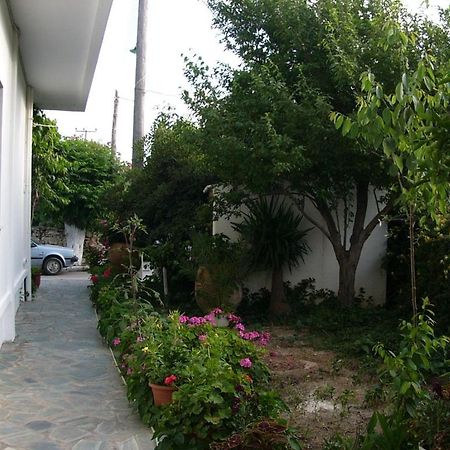 Oasis Studios Palaiochora Bagian luar foto